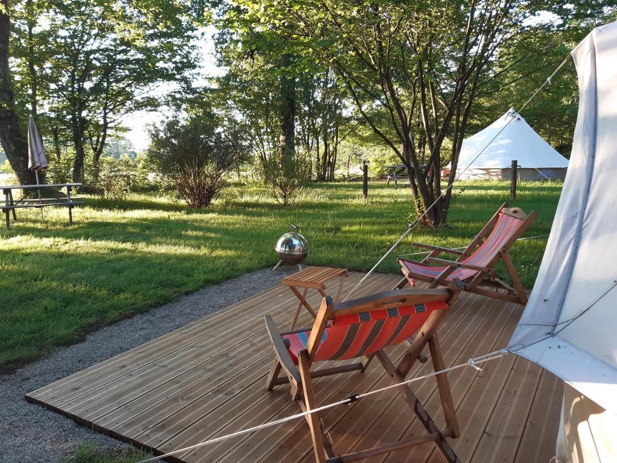 Camping Etang Du Camp Senergues エクステリア 写真