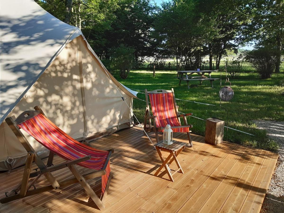 Camping Etang Du Camp Senergues エクステリア 写真