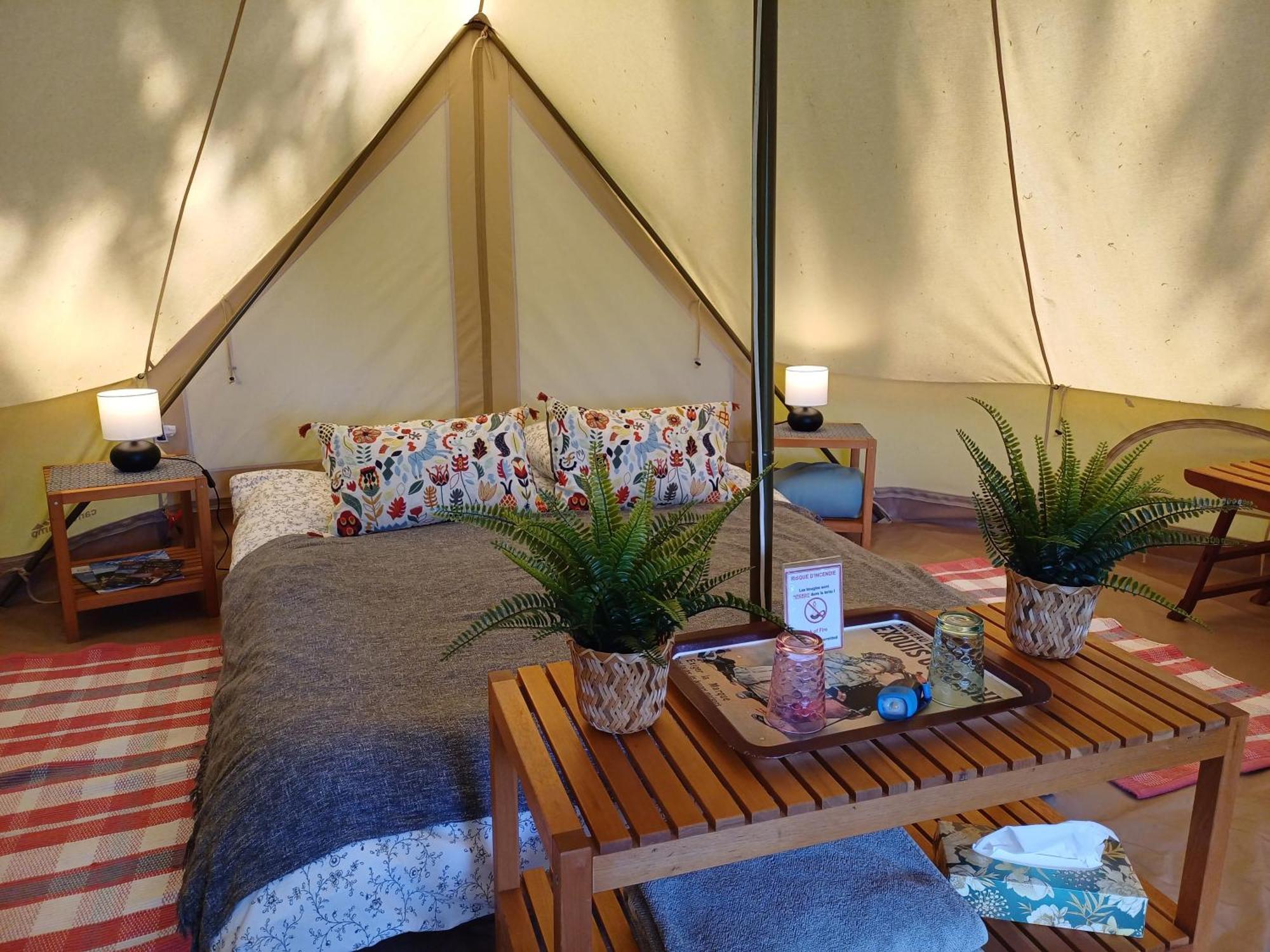Camping Etang Du Camp Senergues エクステリア 写真