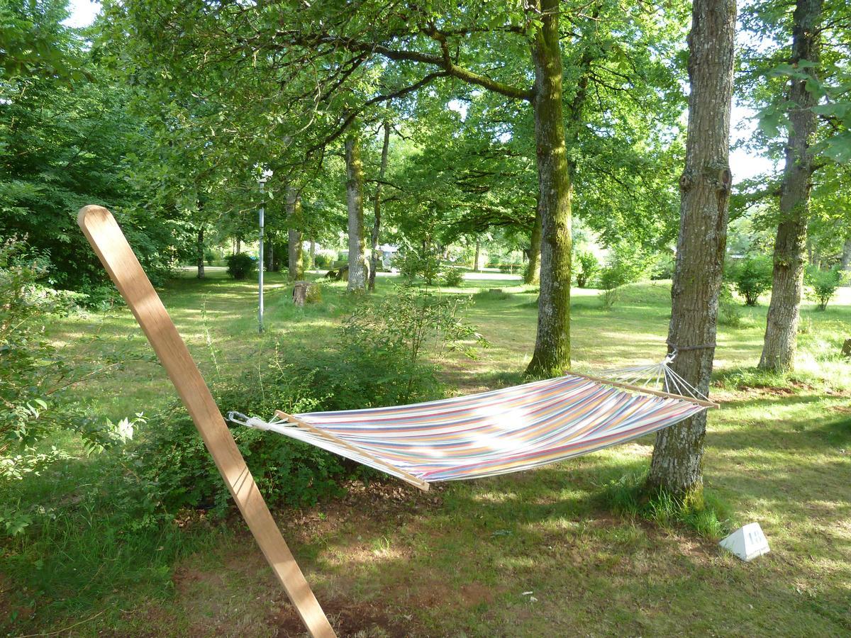 Camping Etang Du Camp Senergues エクステリア 写真